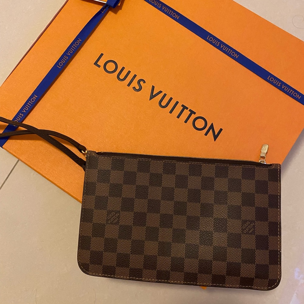 LOUIS VUITTON NEVERFULL CLUTCH